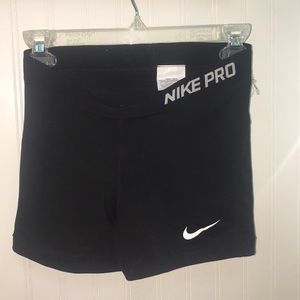 Plain All Black 3” Nike Pros